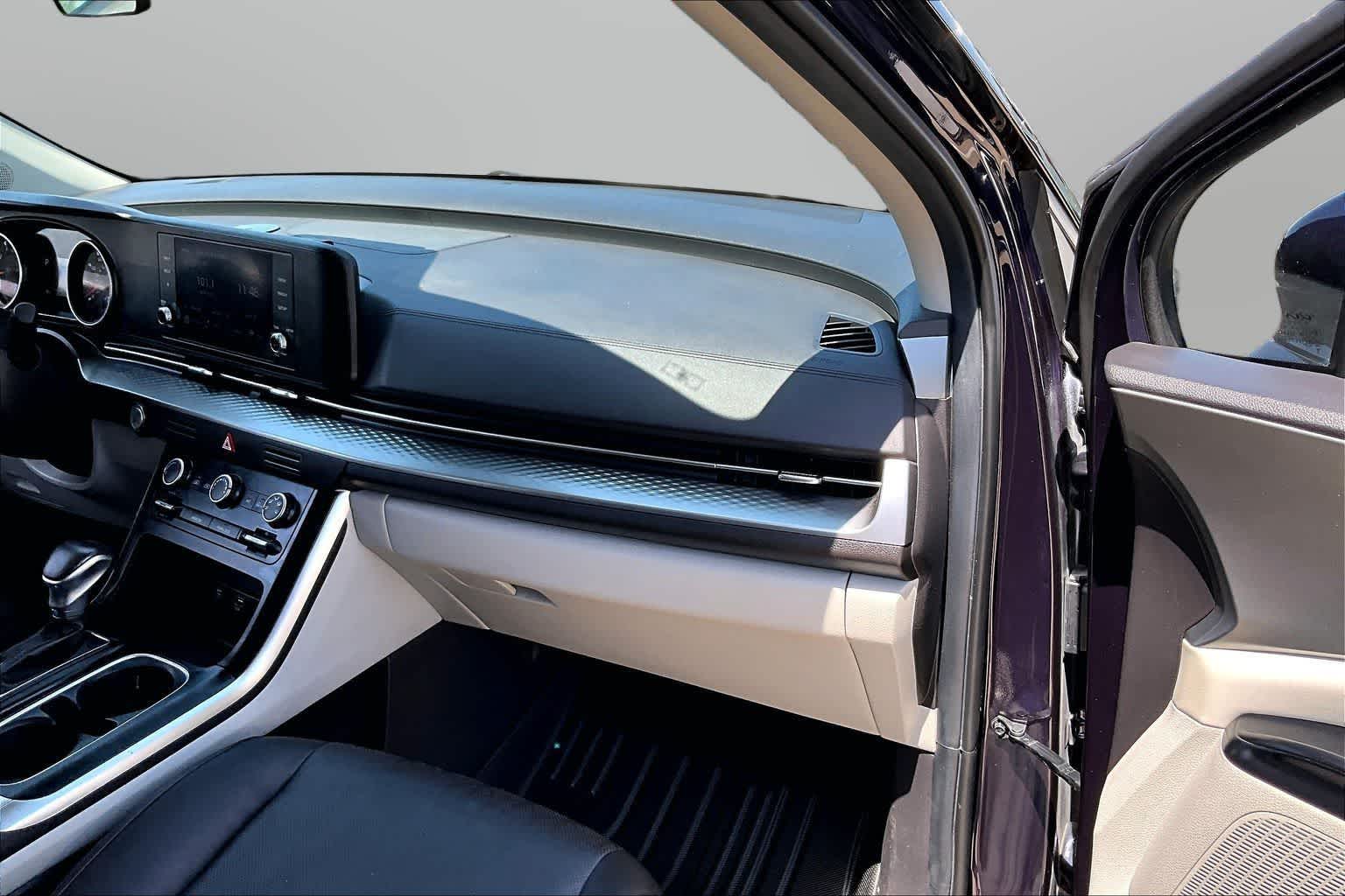 Thumbnail: 2024 Kia Carnival - 14