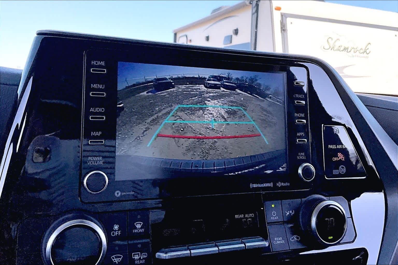 Thumbnail: 2022 Toyota Highlander - 18