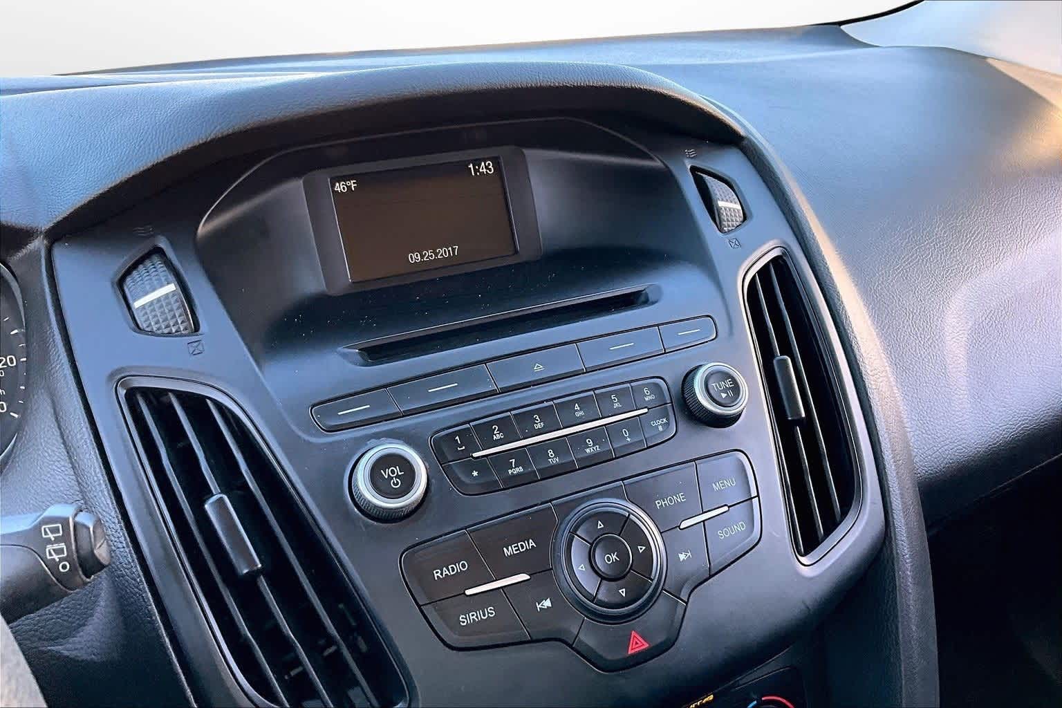 Thumbnail: 2017 Ford Focus - 6