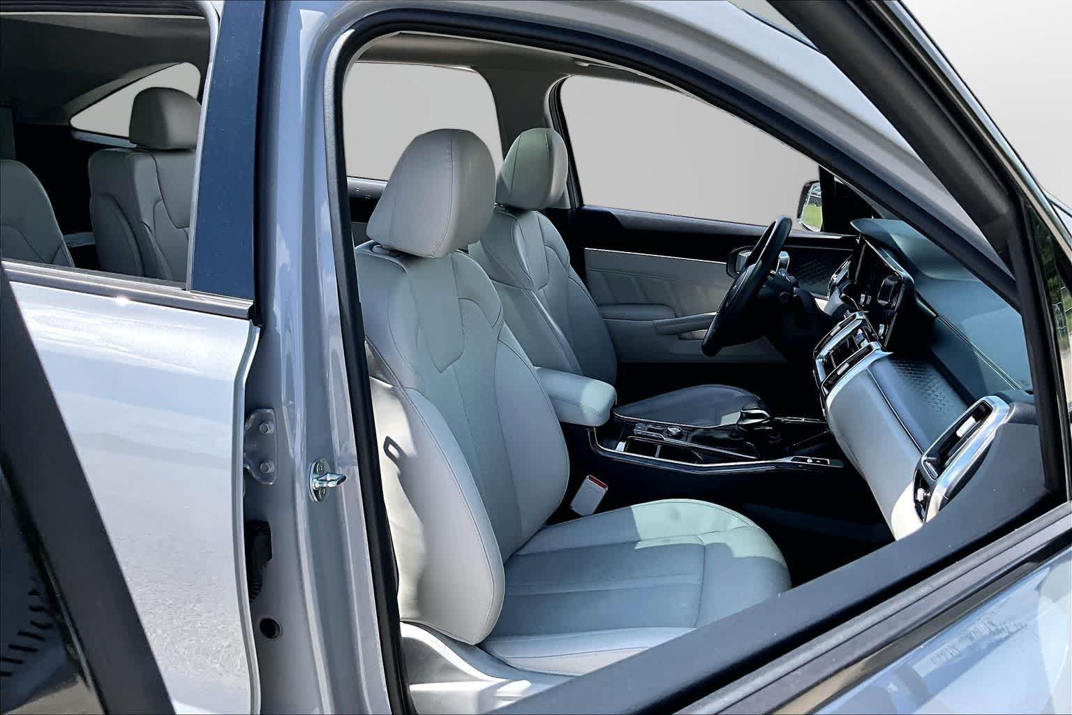 Thumbnail: 2022 Kia Sorento - 7