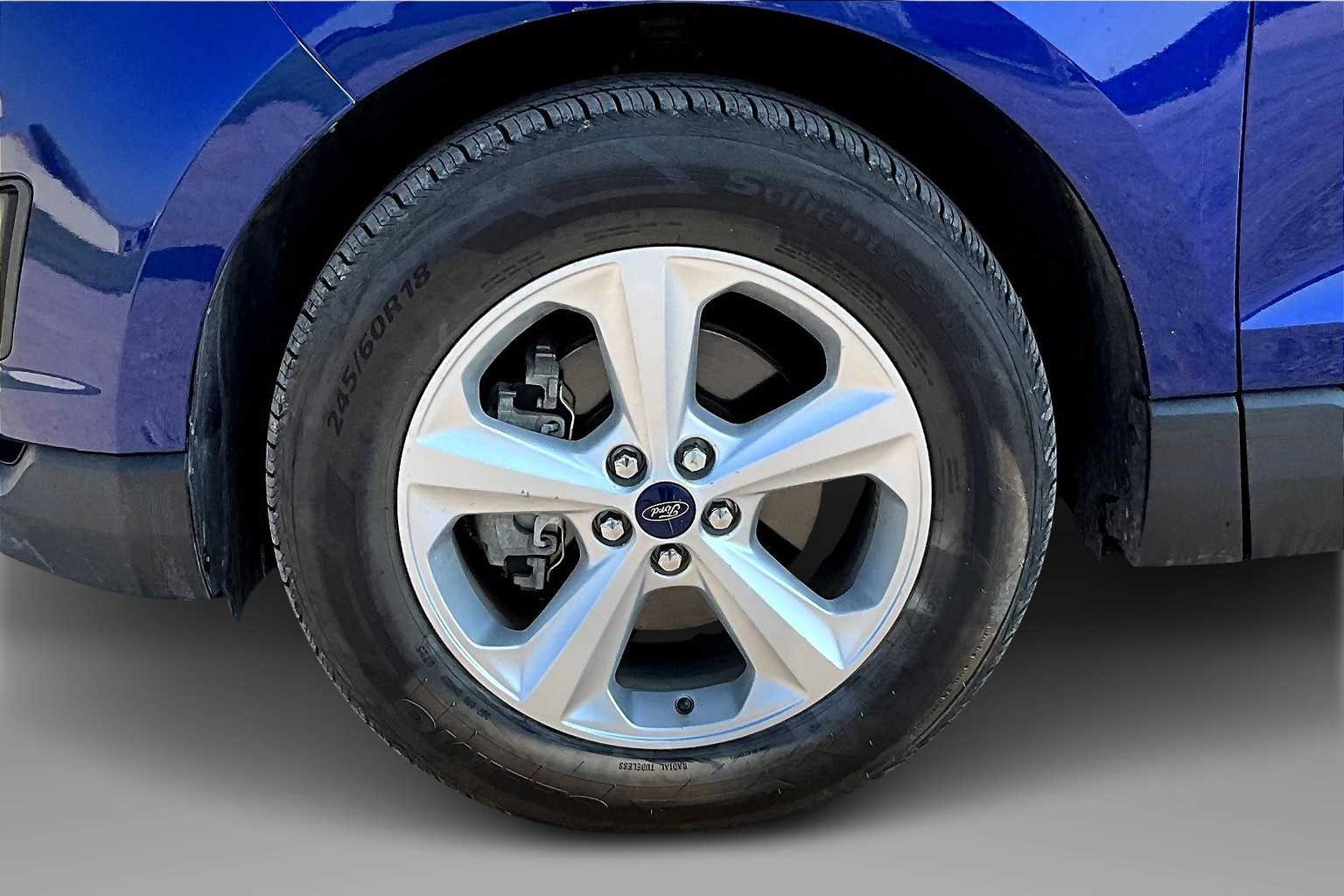Thumbnail: 2015 Ford Edge - 8