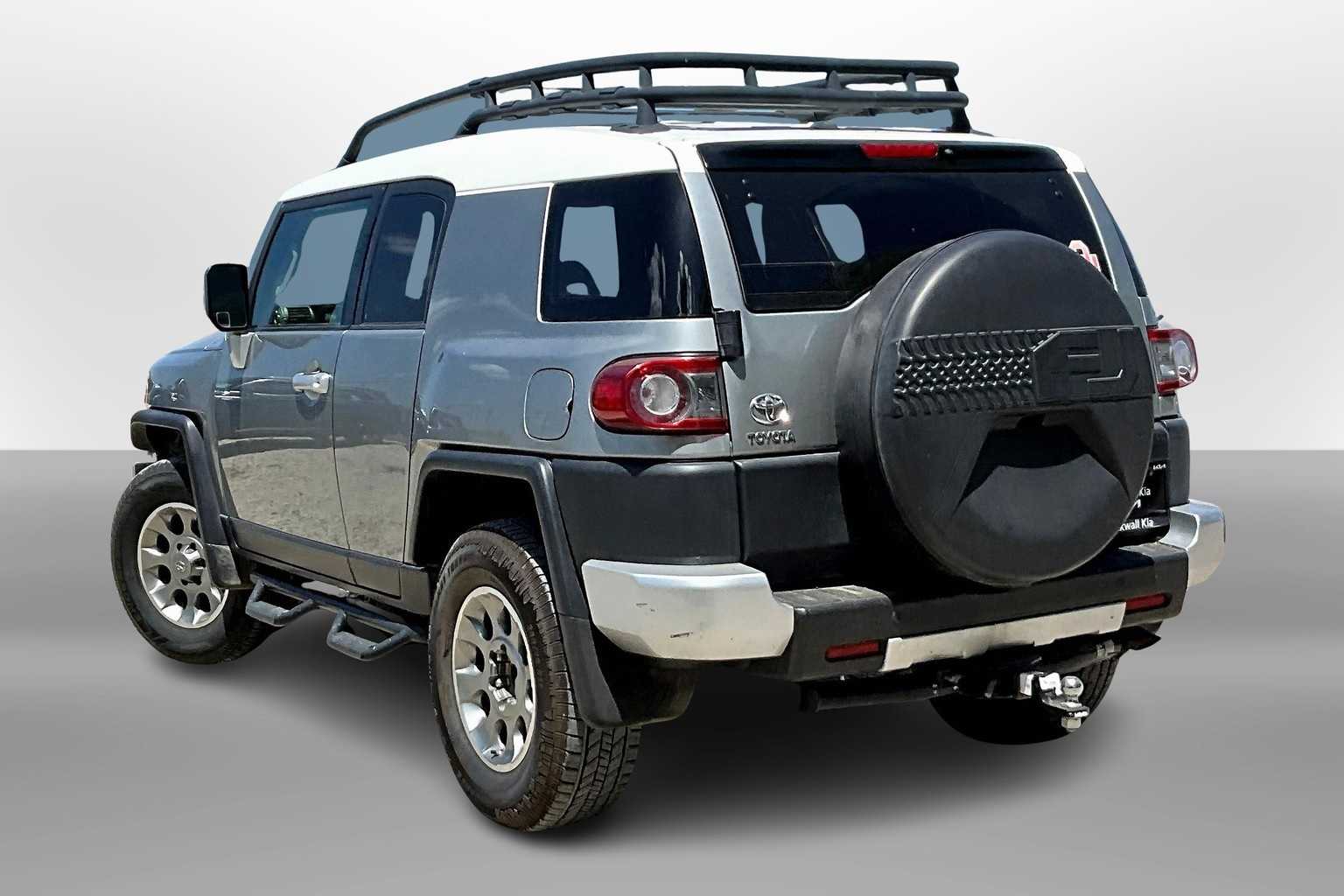 Thumbnail: 2012 Toyota FJ Cruiser - 11