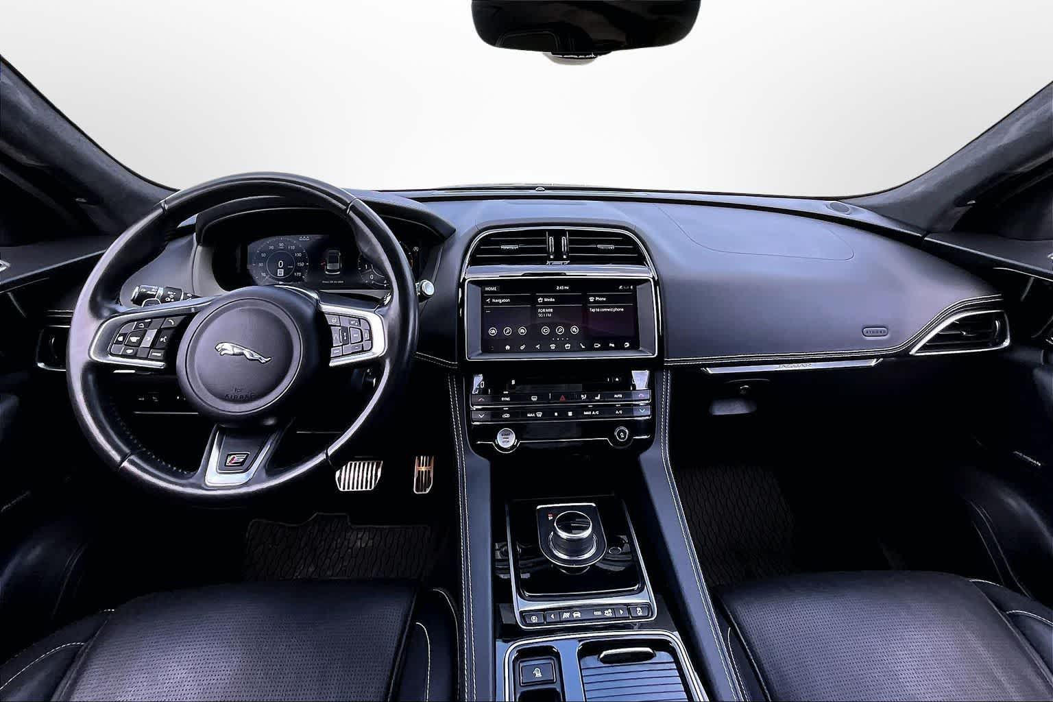 Thumbnail: 2019 Jaguar F-Pace - 14