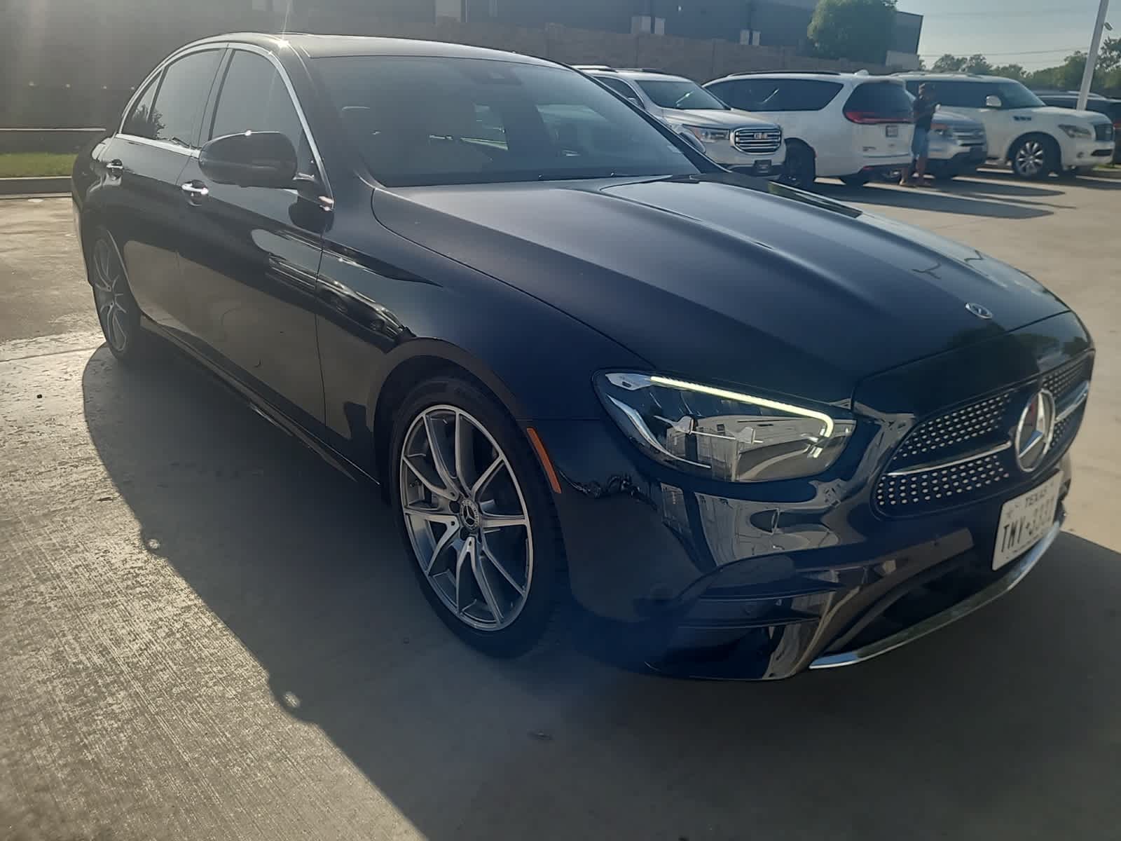 Thumbnail: 2022 Mercedes-Benz E-Class - 3