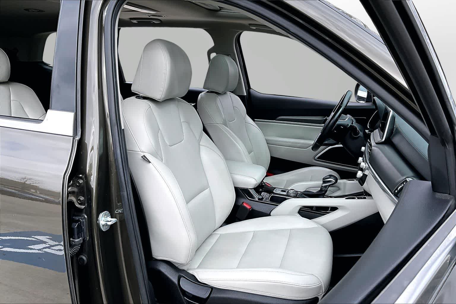 Thumbnail: 2022 Kia Telluride - 7