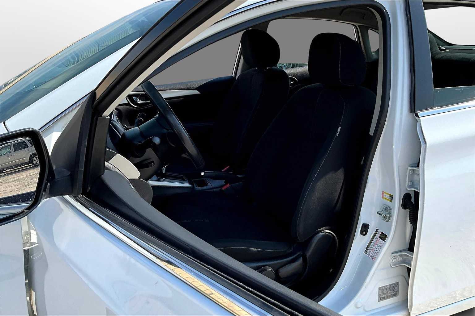 Thumbnail: 2018 Nissan Sentra - 24