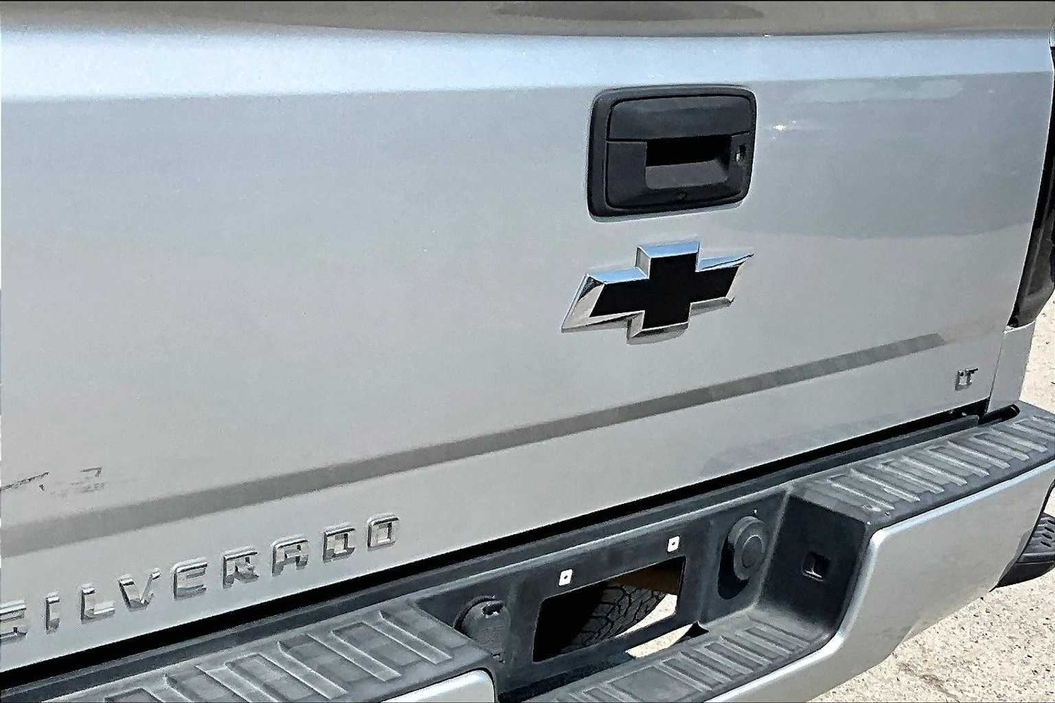 Thumbnail: 2017 Chevrolet Silverado 1500 - 32