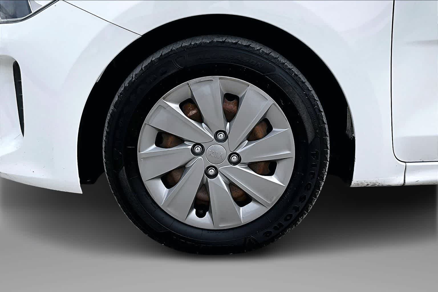 Thumbnail: 2020 Kia Rio - 7