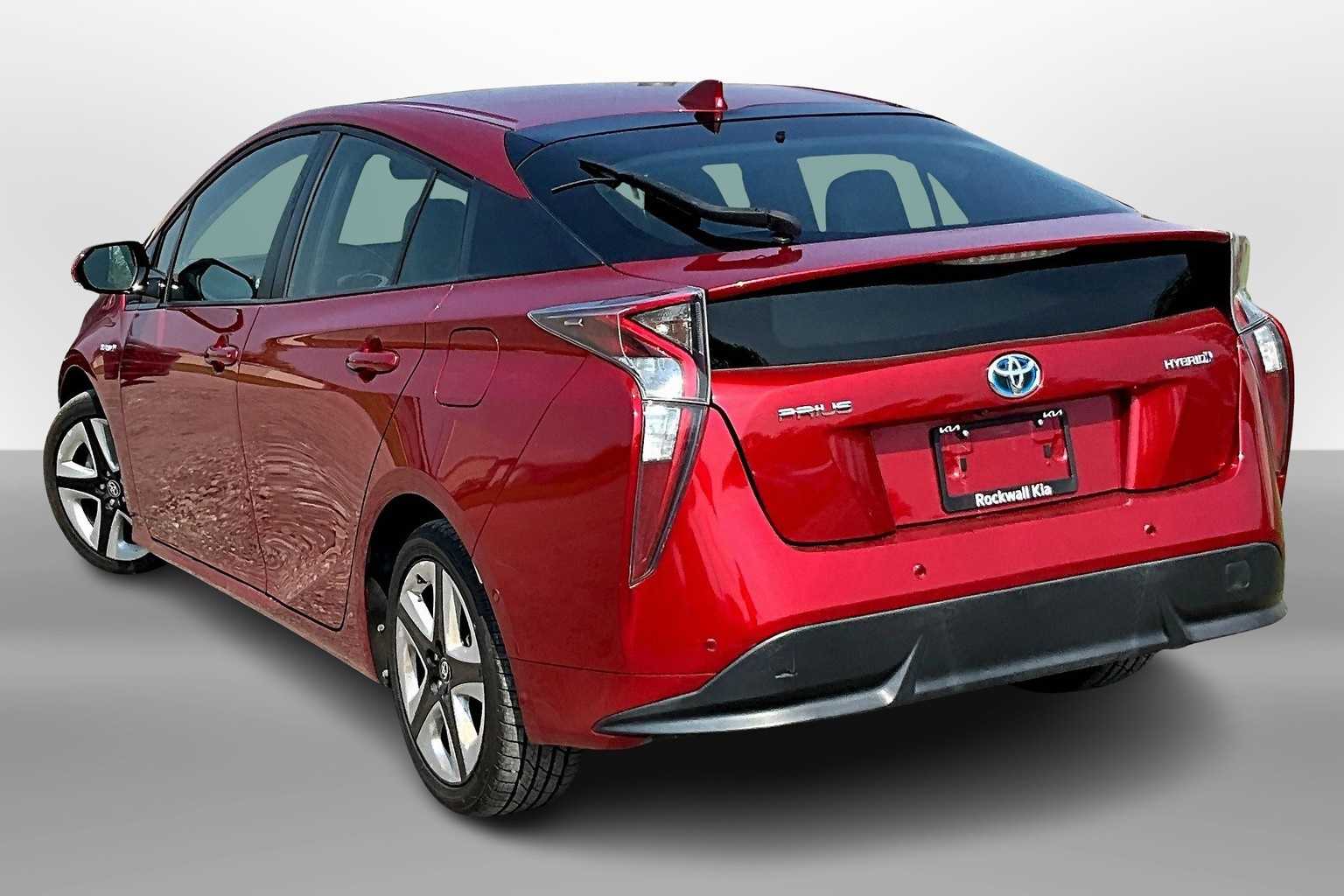 Thumbnail: 2017 Toyota Prius - 11
