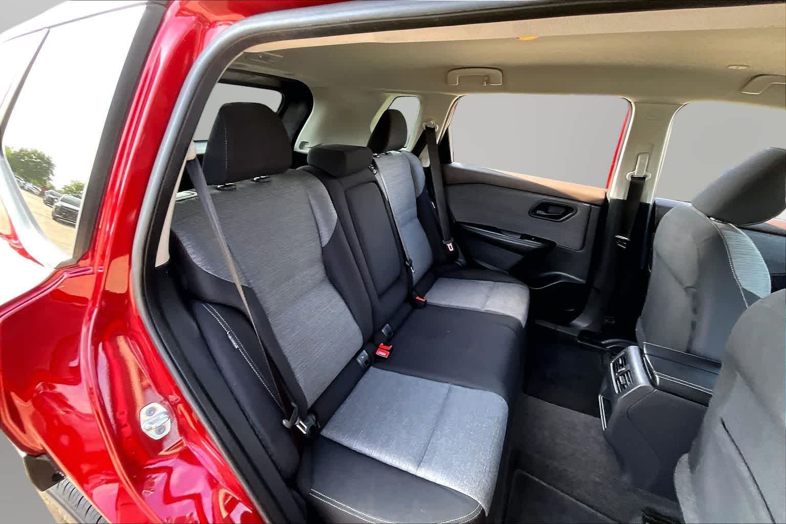 Thumbnail: 2022 Nissan Rogue - 25