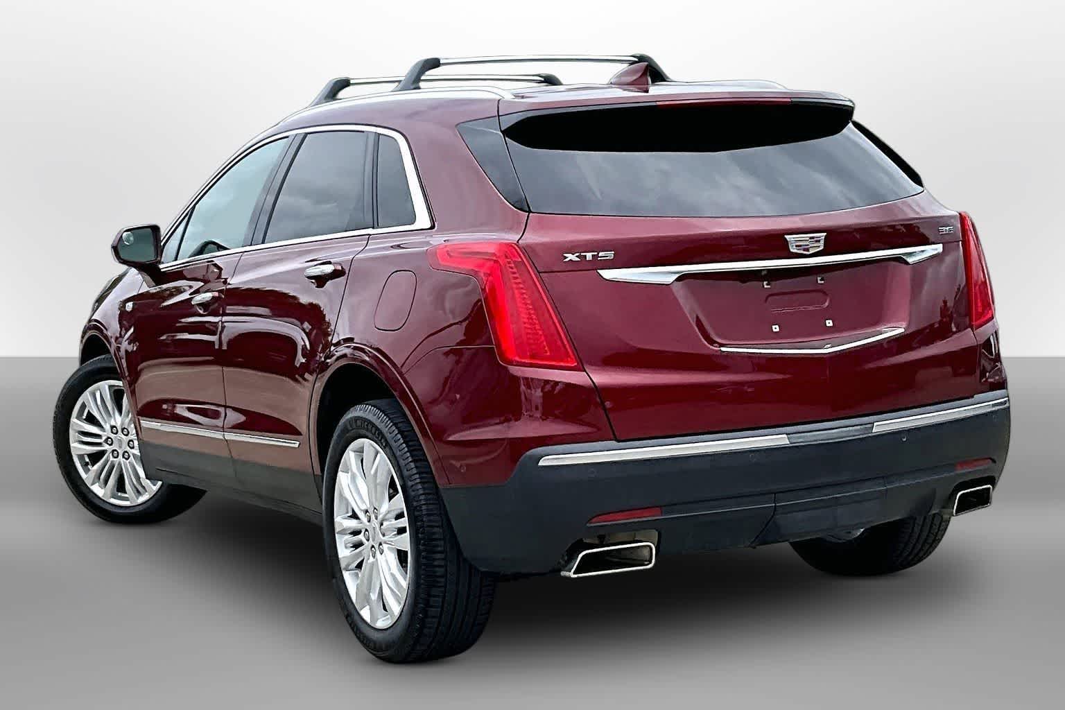 Thumbnail: 2018 Cadillac XT5 - 11