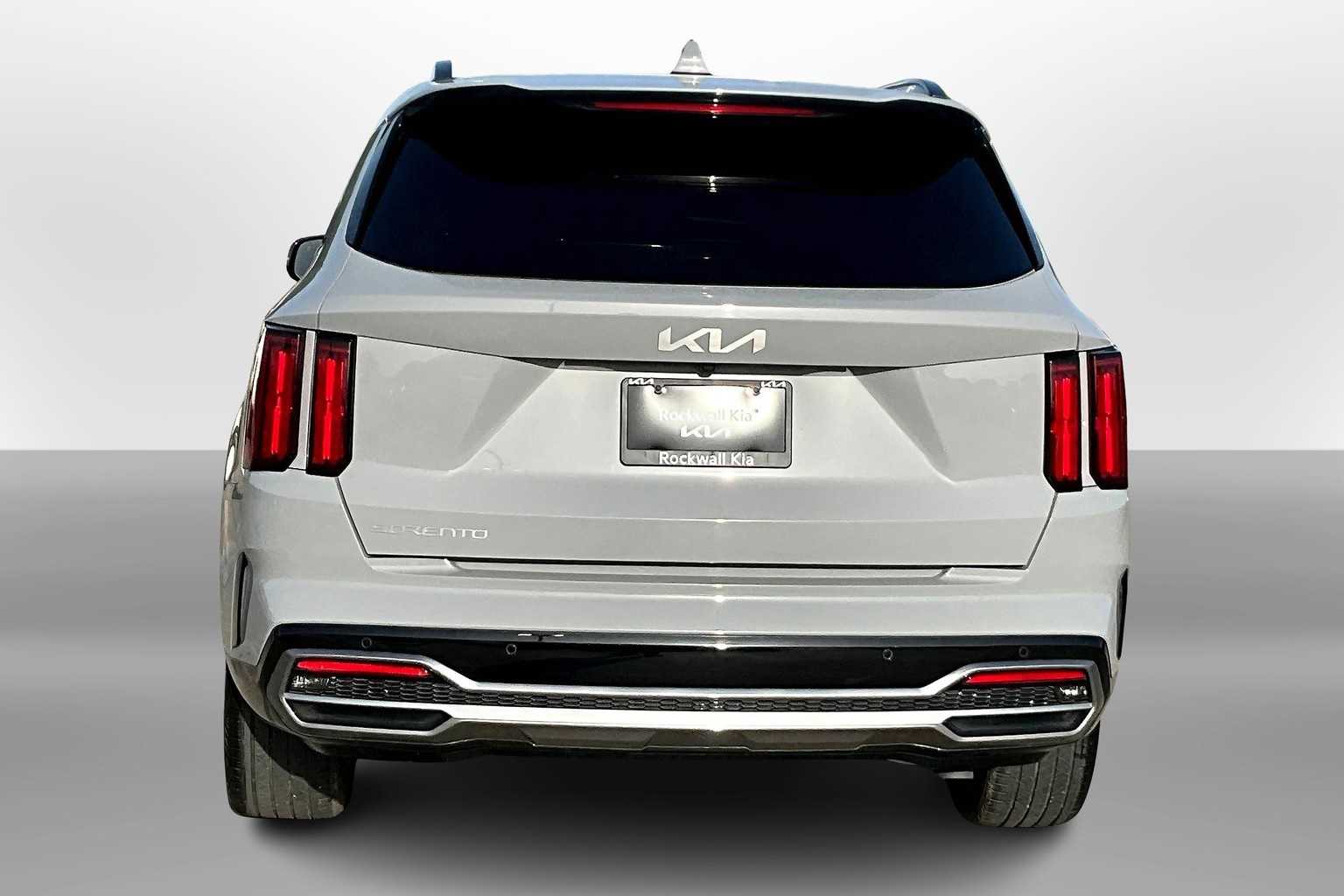 Thumbnail: 2023 Kia Sorento - 4