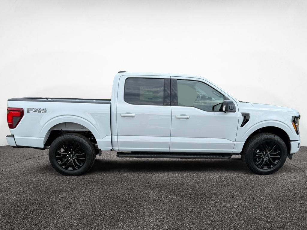 2025 Ford F-150 XLT photo 2