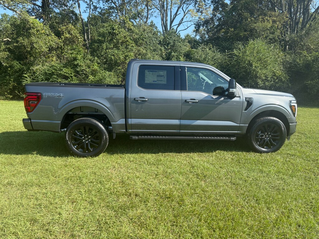 2025 Ford F-150 Lariat photo 2