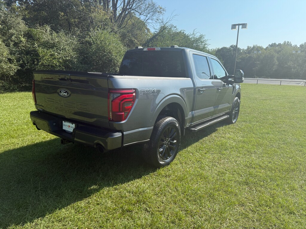 2025 Ford F-150 Lariat photo 3