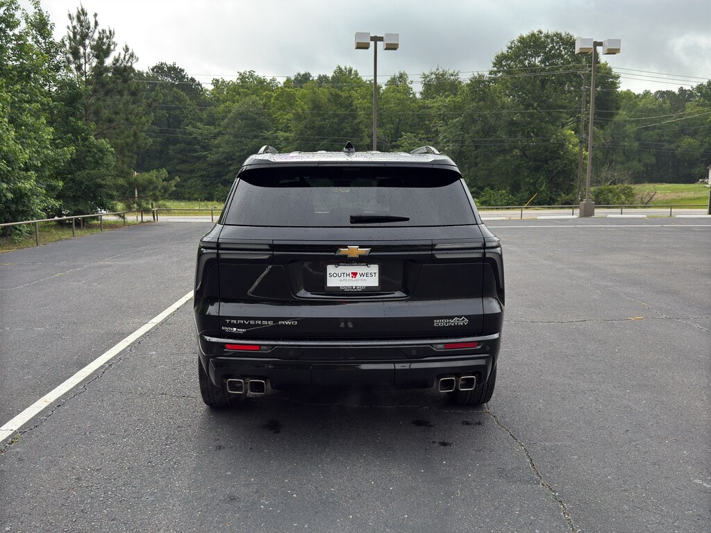 Used 2025 Chevrolet Traverse AWD High Country SUV