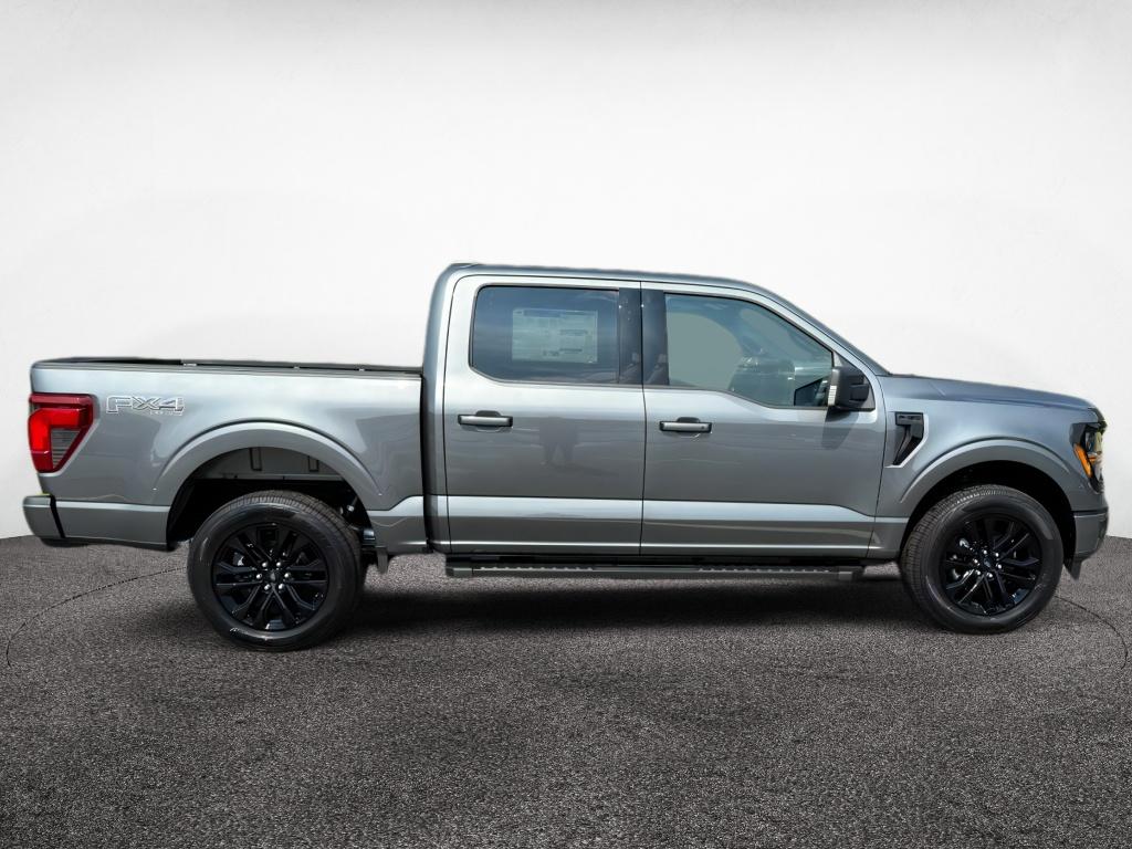 2025 Ford F-150 XLT photo 2