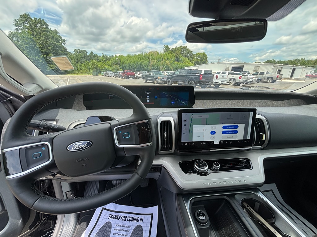 2025 Ford Expedition Active - Photo 10