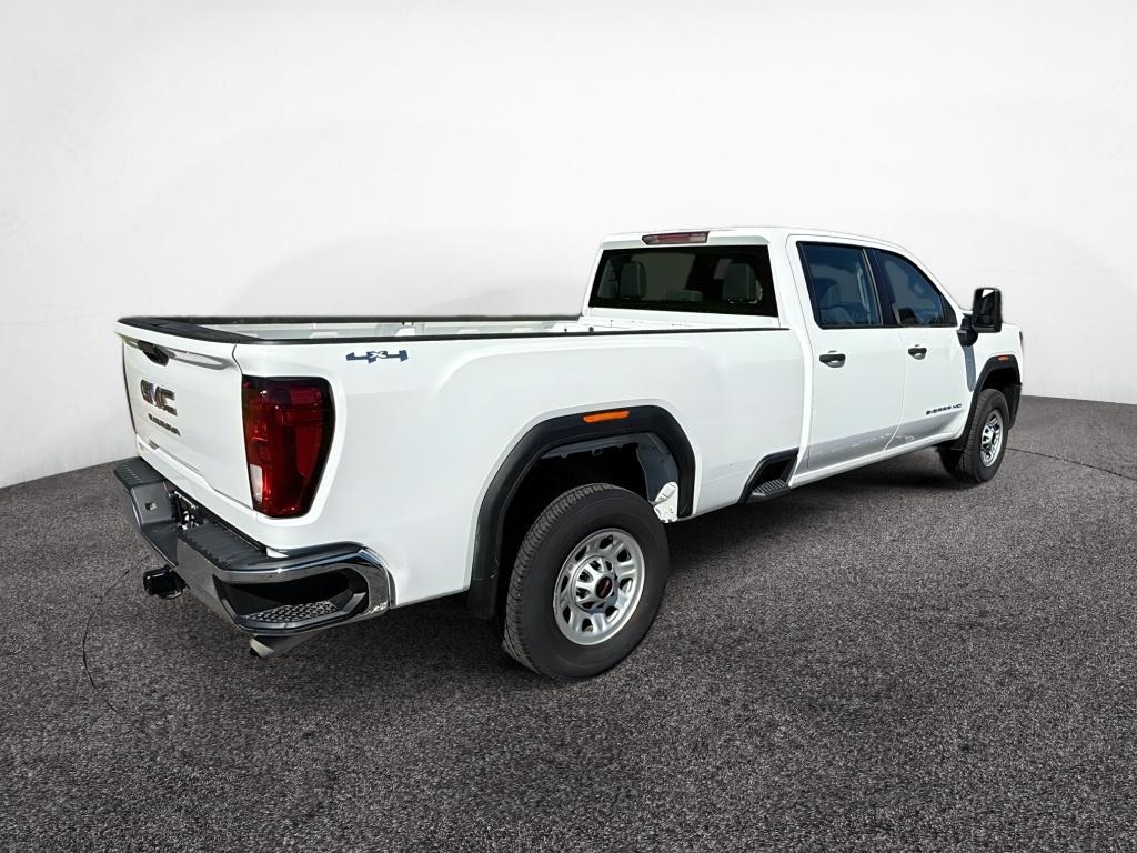 Used 2025 GMC Sierra Pro Crew Cab