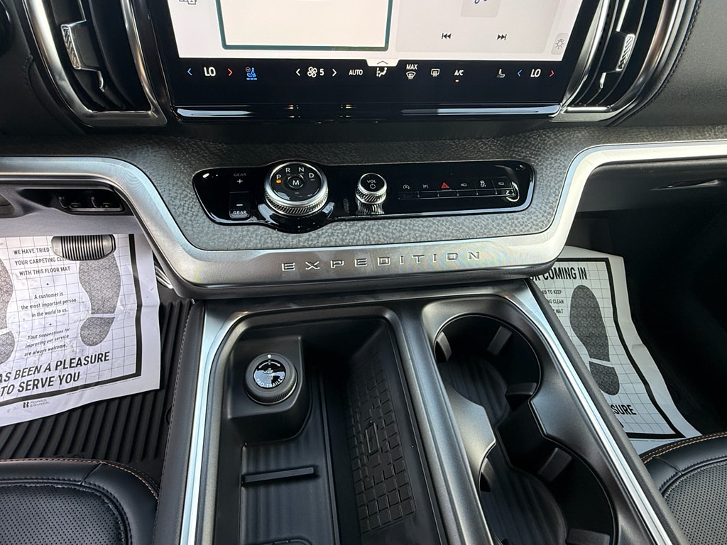 2025 Ford Expedition Tremor - Photo 14