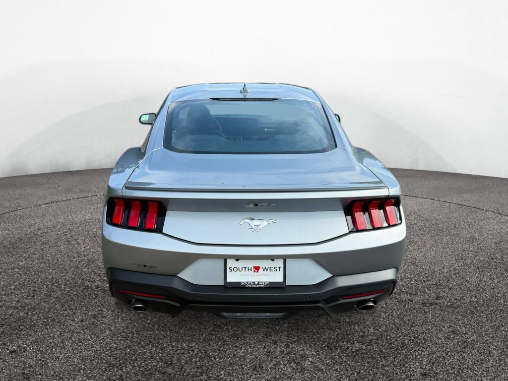 2025 Ford Mustang EcoBoost Premium photo 4