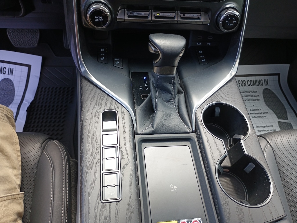 2025 Lexus LX 14