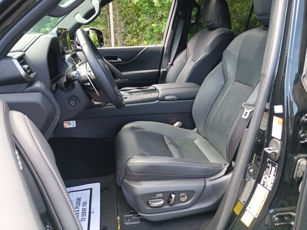 2025 Lexus LX 18