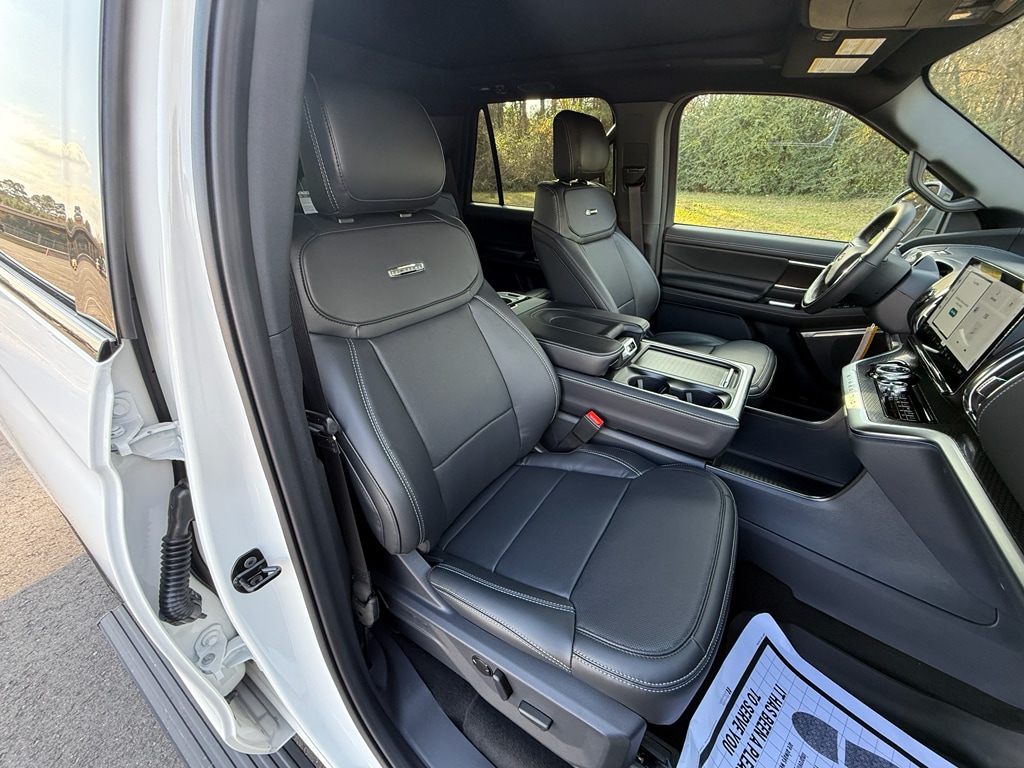 2025 Ford Expedition Platinum - Photo 18