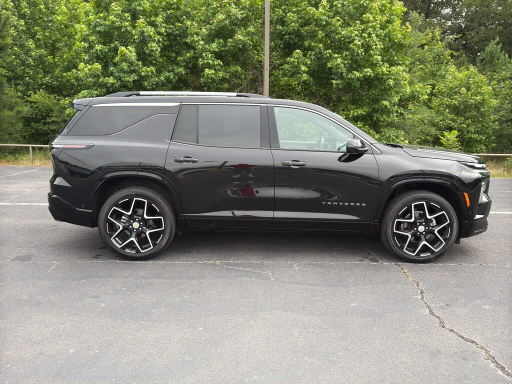 Used 2025 Chevrolet Traverse AWD High Country SUV