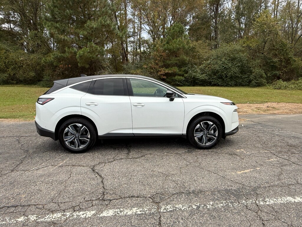 2025 Nissan Murano SL photo 2