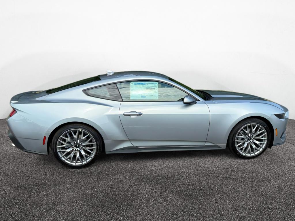 2025 Ford Mustang EcoBoost Premium photo 3