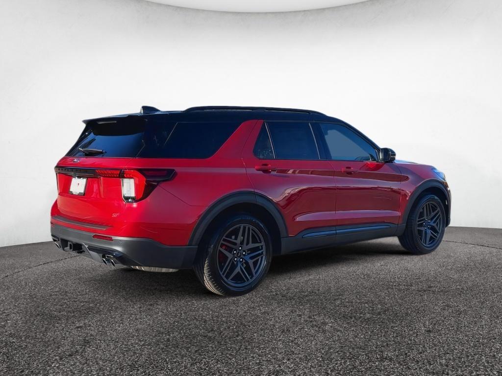 2025 Ford Explorer ST photo 4