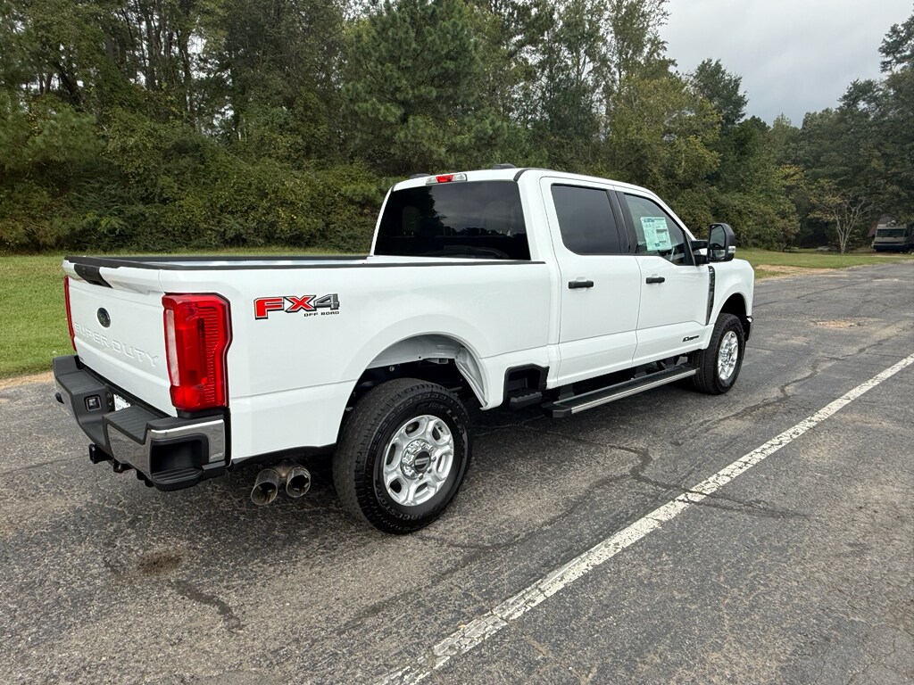2026 Ford F-250 XLT photo 3