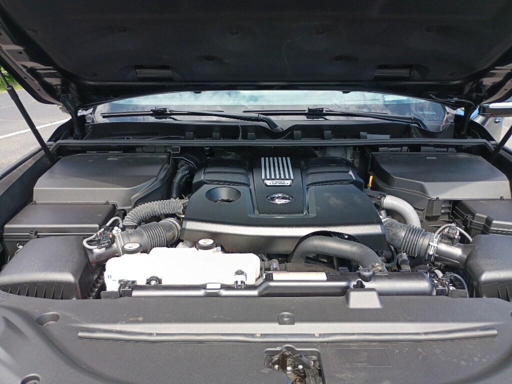 2025 Lexus LX 27