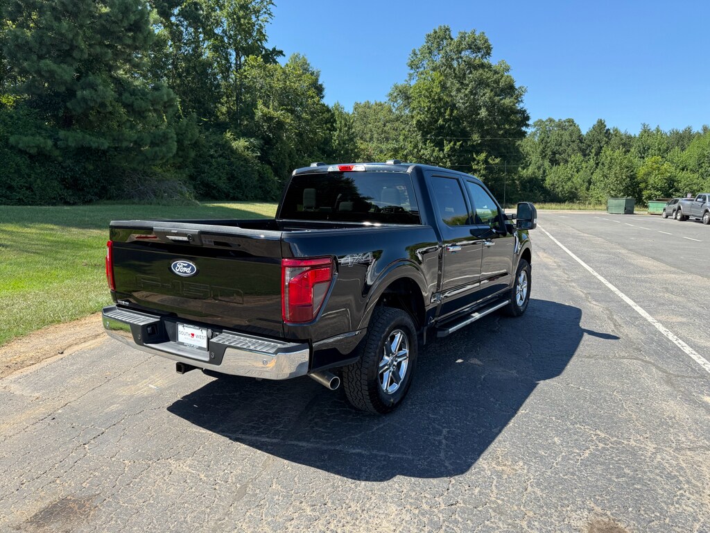2024 Ford F-150 XLT photo 2