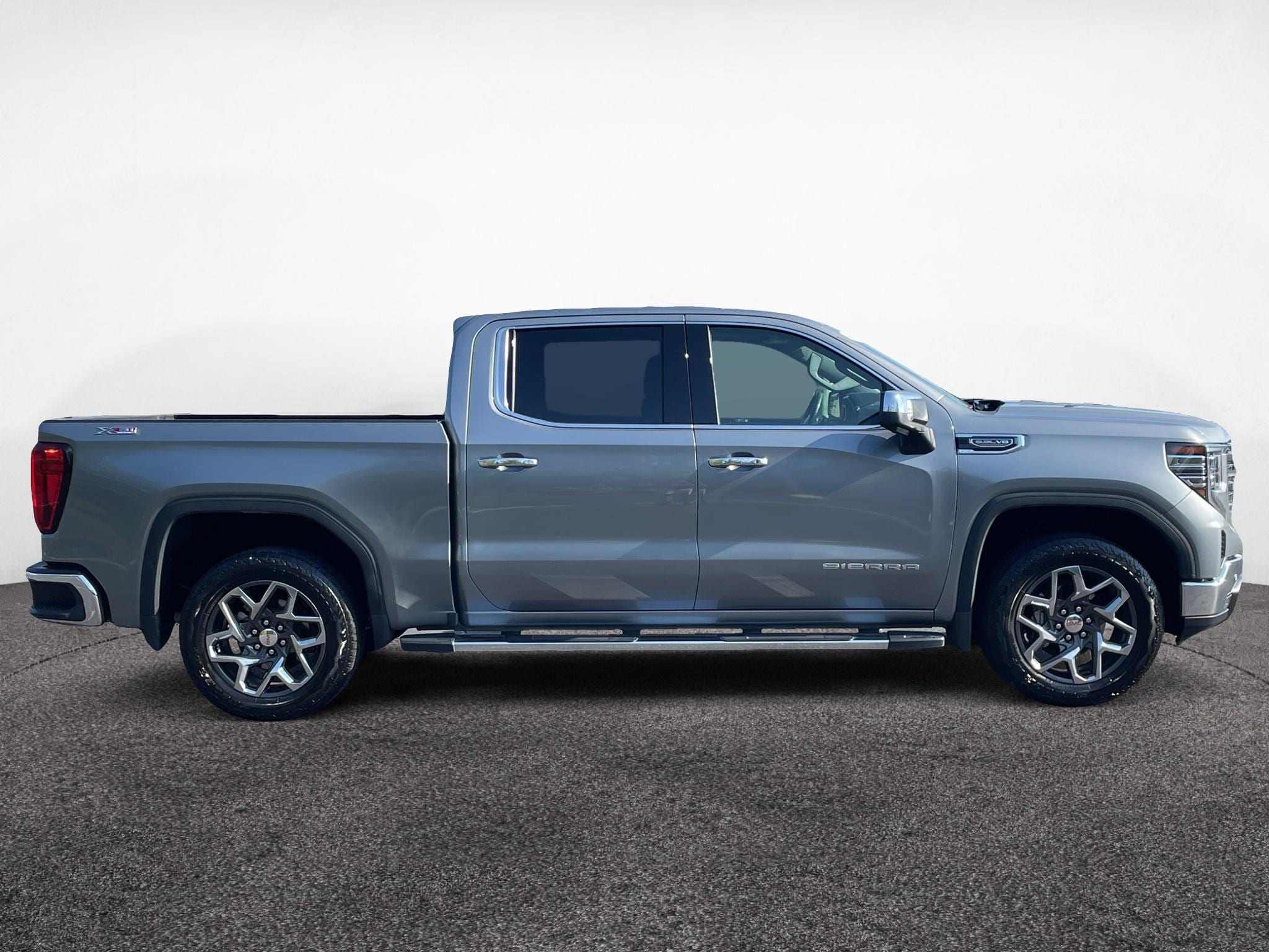 Used 2024 GMC Sierra 1500 SLT with VIN 3GTUUDED9RG321388 for sale in Little Rock
