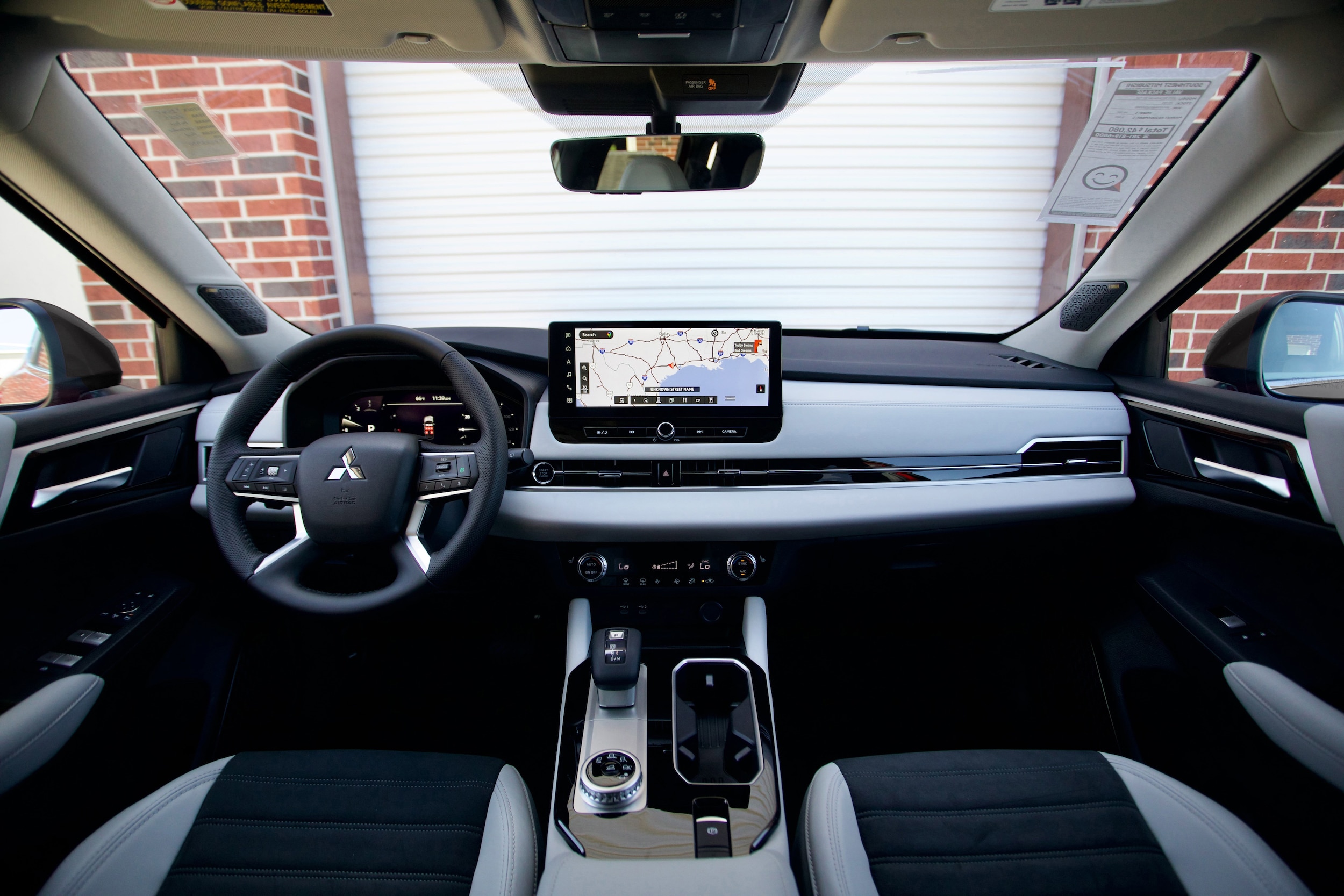 2025 Mitsubishi Outlander SE - Photo 10