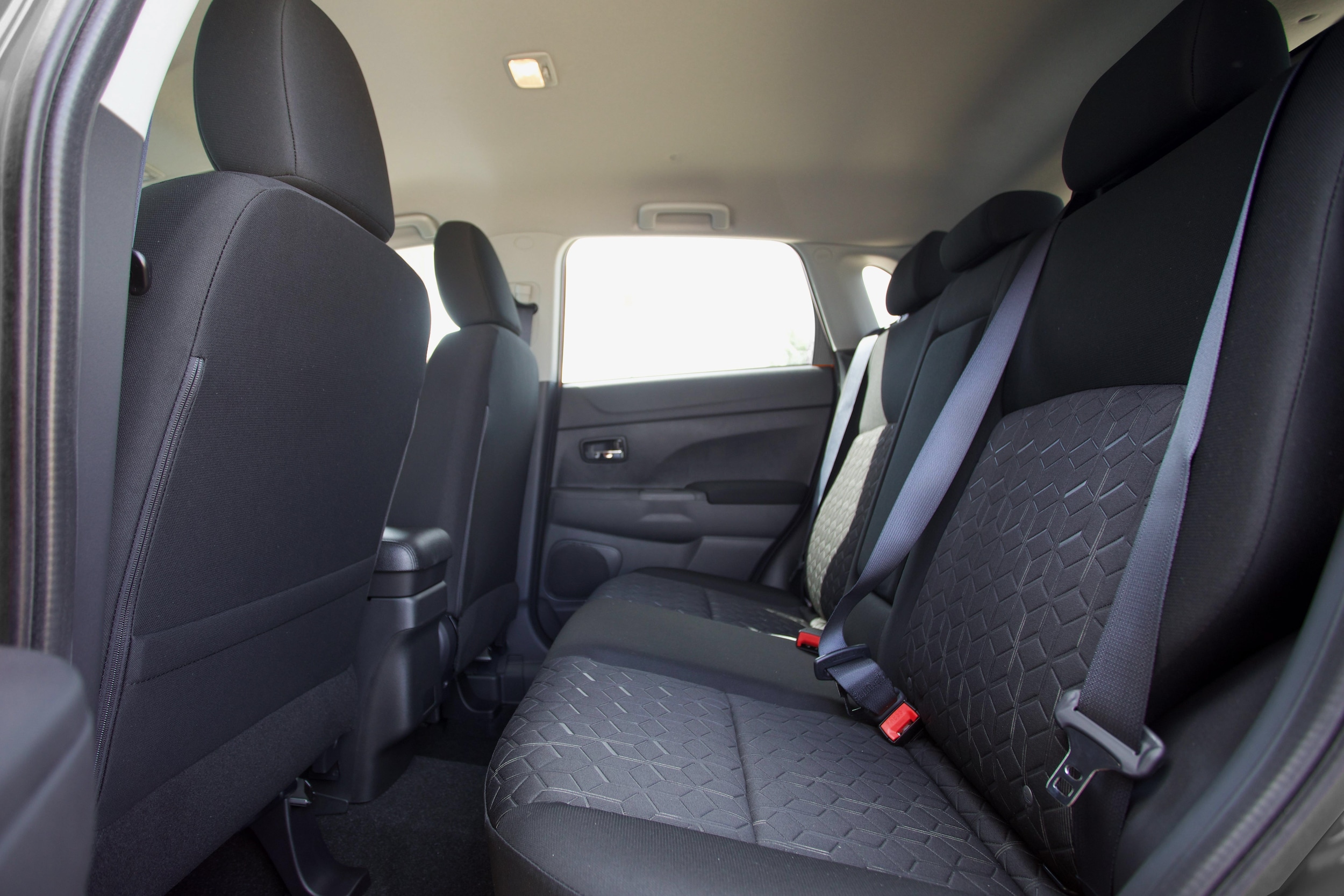 2026 Mitsubishi Outlander Sport ES - Photo 9