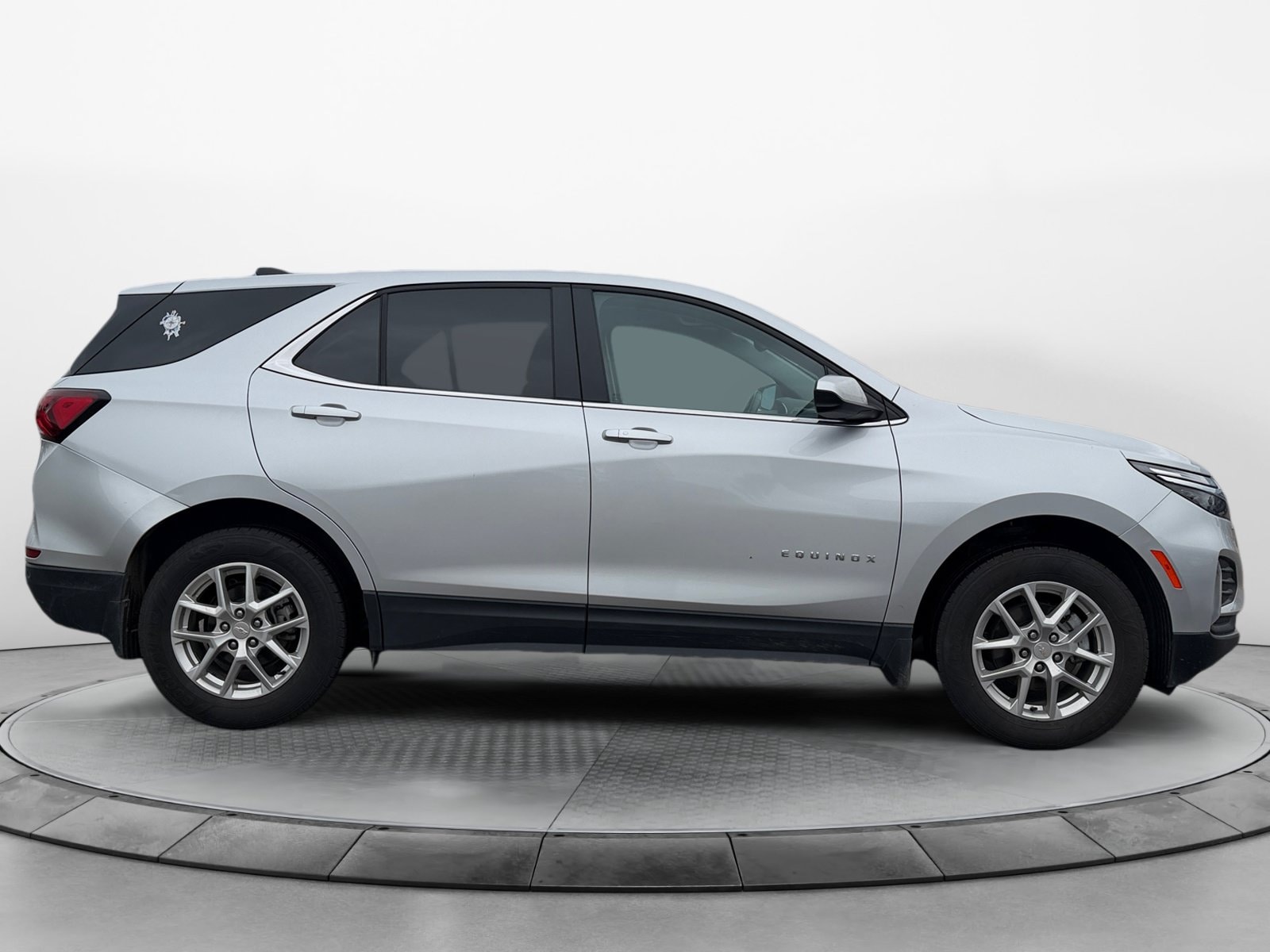 Used 2022 Chevrolet Equinox LT with VIN 3GNAXUEV2NL105068 for sale in Bloomer, WI