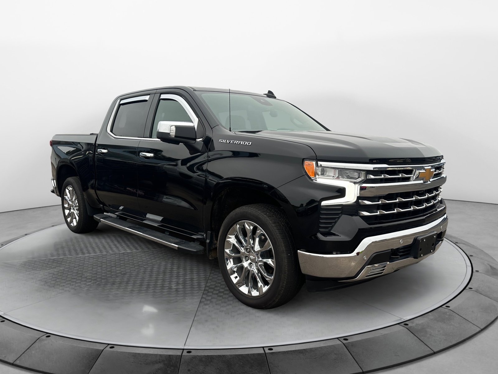 2024 Chevrolet Silverado 1500 LTZ photo 3