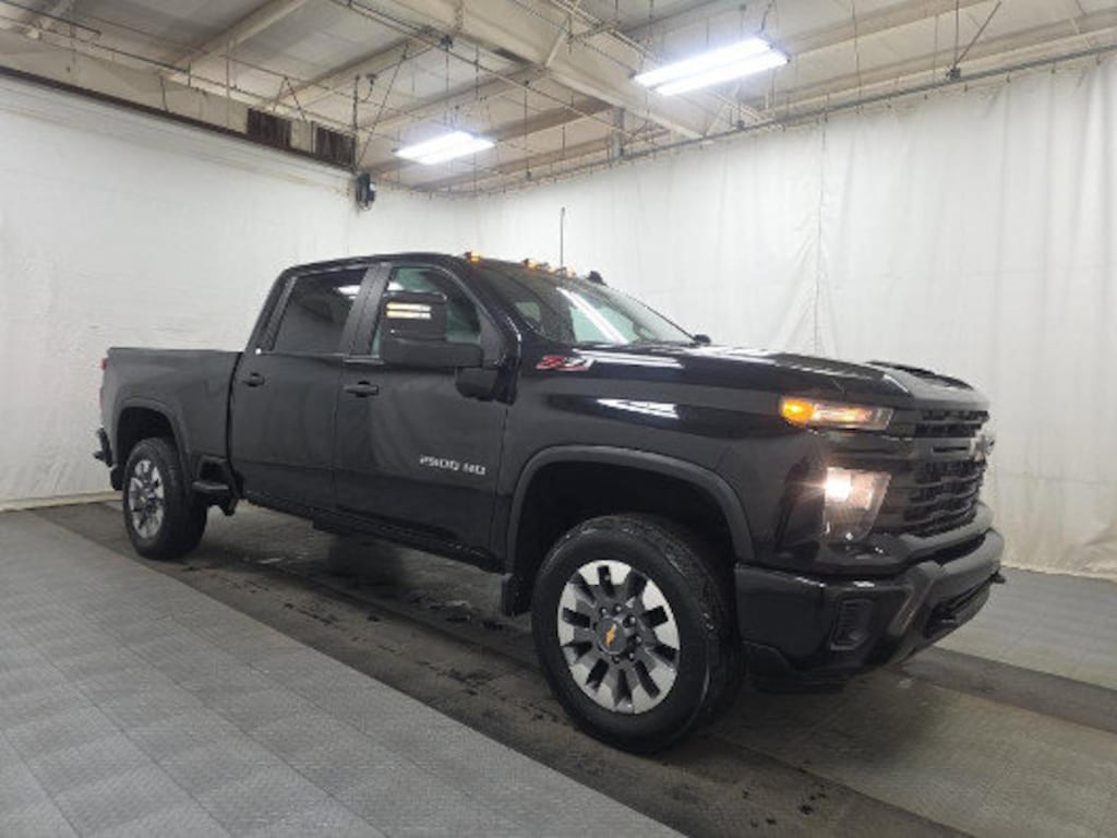 Used 2024 Chevrolet Silverado 2500HD Custom Truck Crew Cab