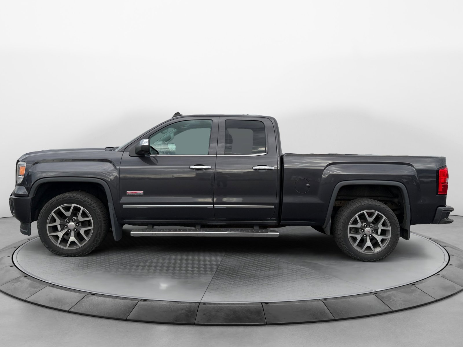 2015 Gmc Sierra 1500 SLE photo 3