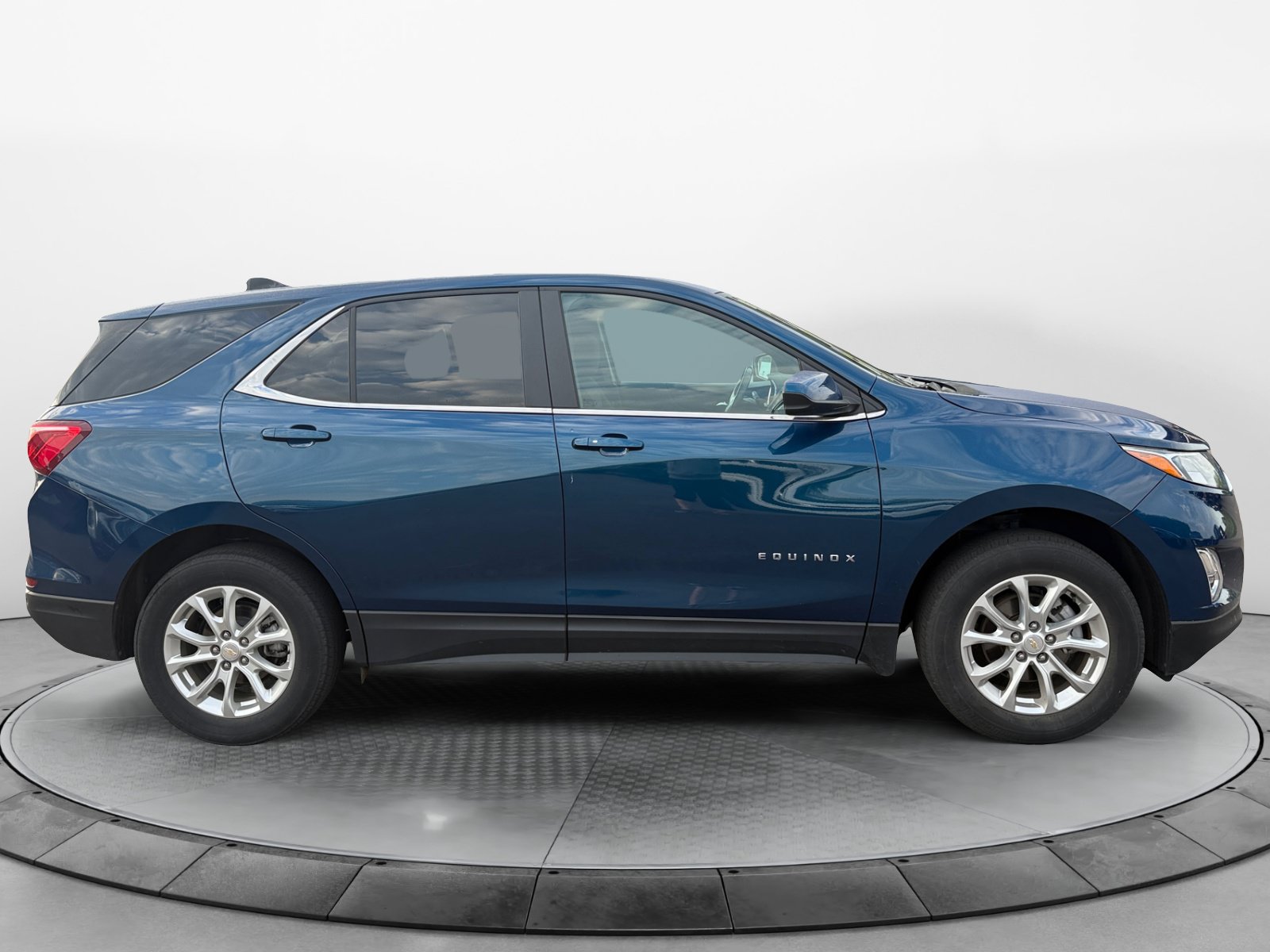 Used 2021 Chevrolet Equinox LT with VIN 3GNAXUEV1ML389162 for sale in Bloomer, WI