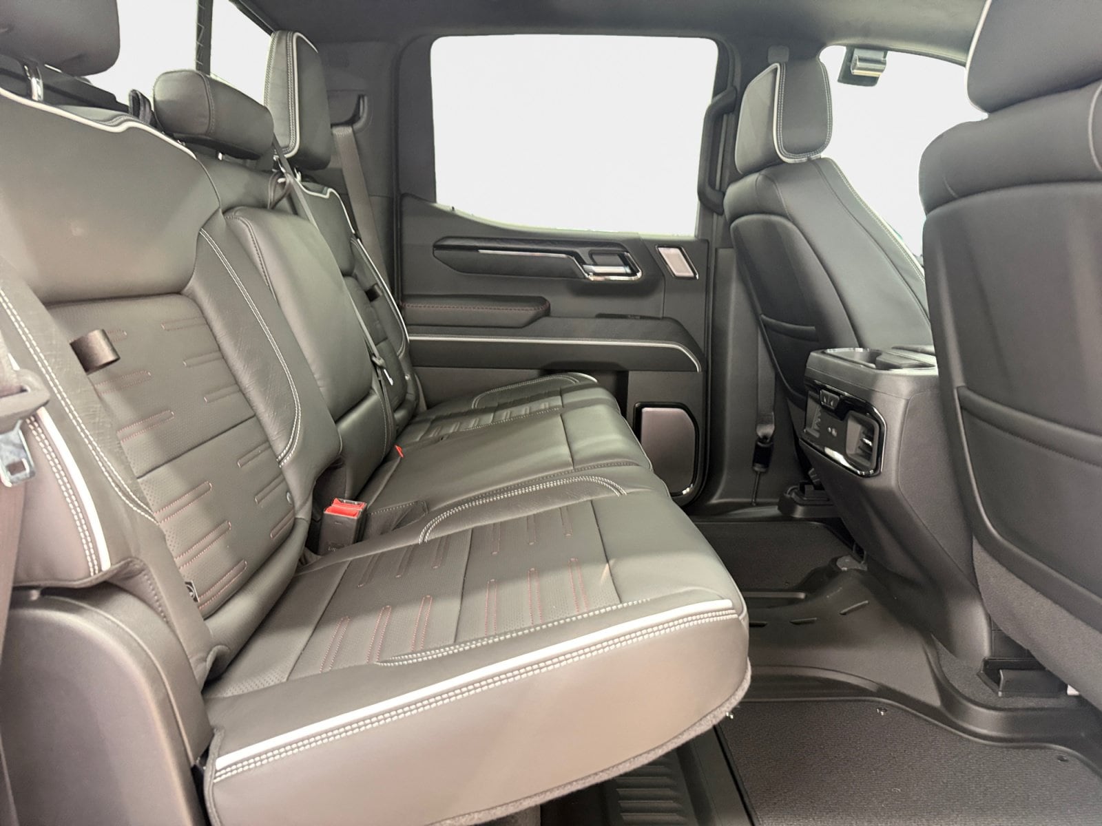 2026 GMC Sierra 1500 AT4X - Photo 11