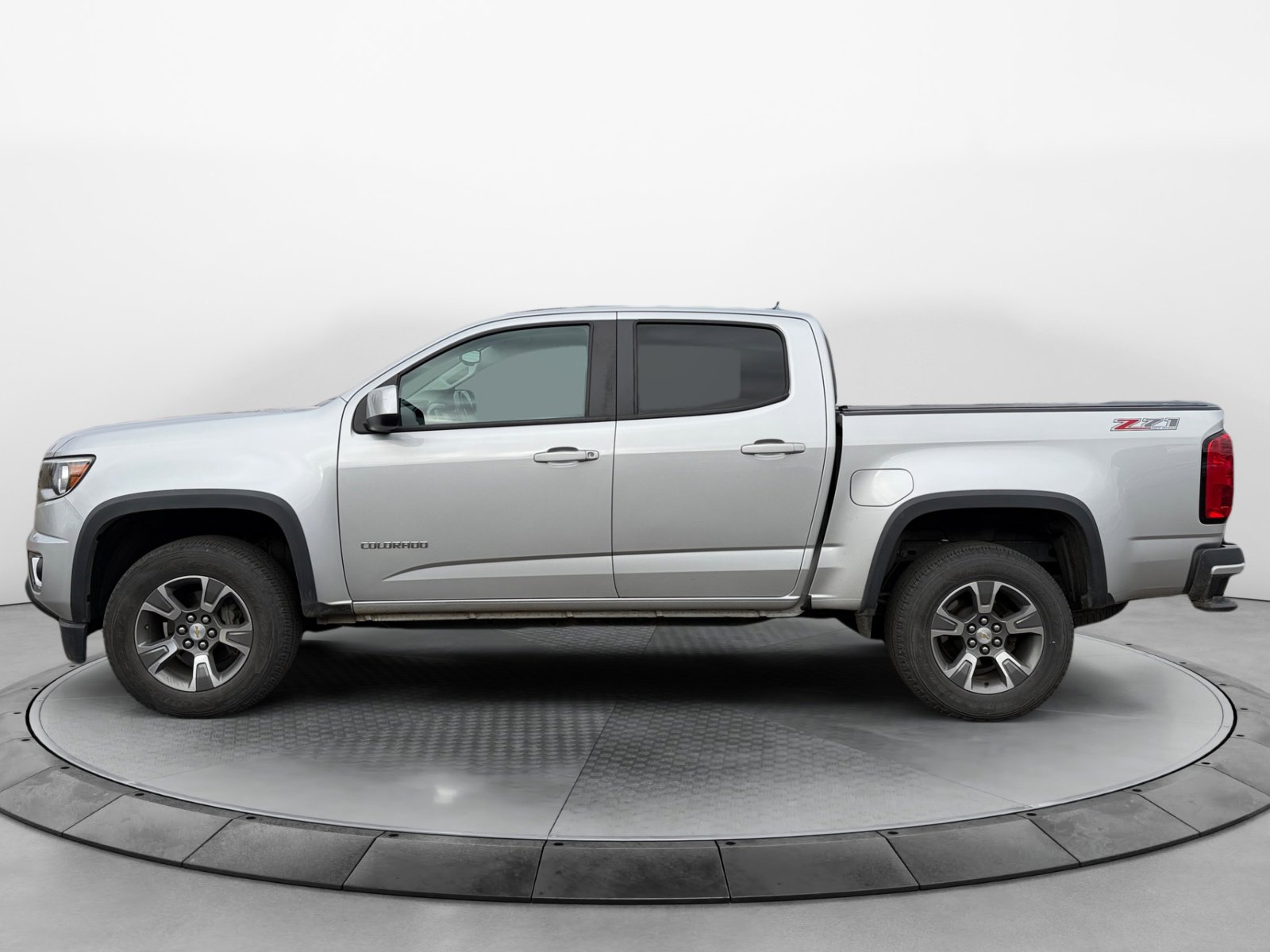 2017 Chevrolet Colorado Z71 photo 3
