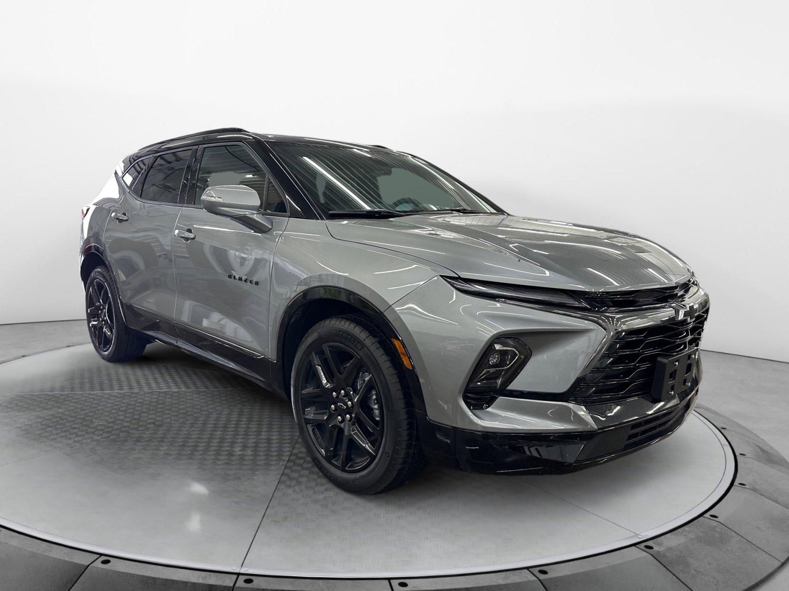2025 Chevrolet Blazer RS photo 3