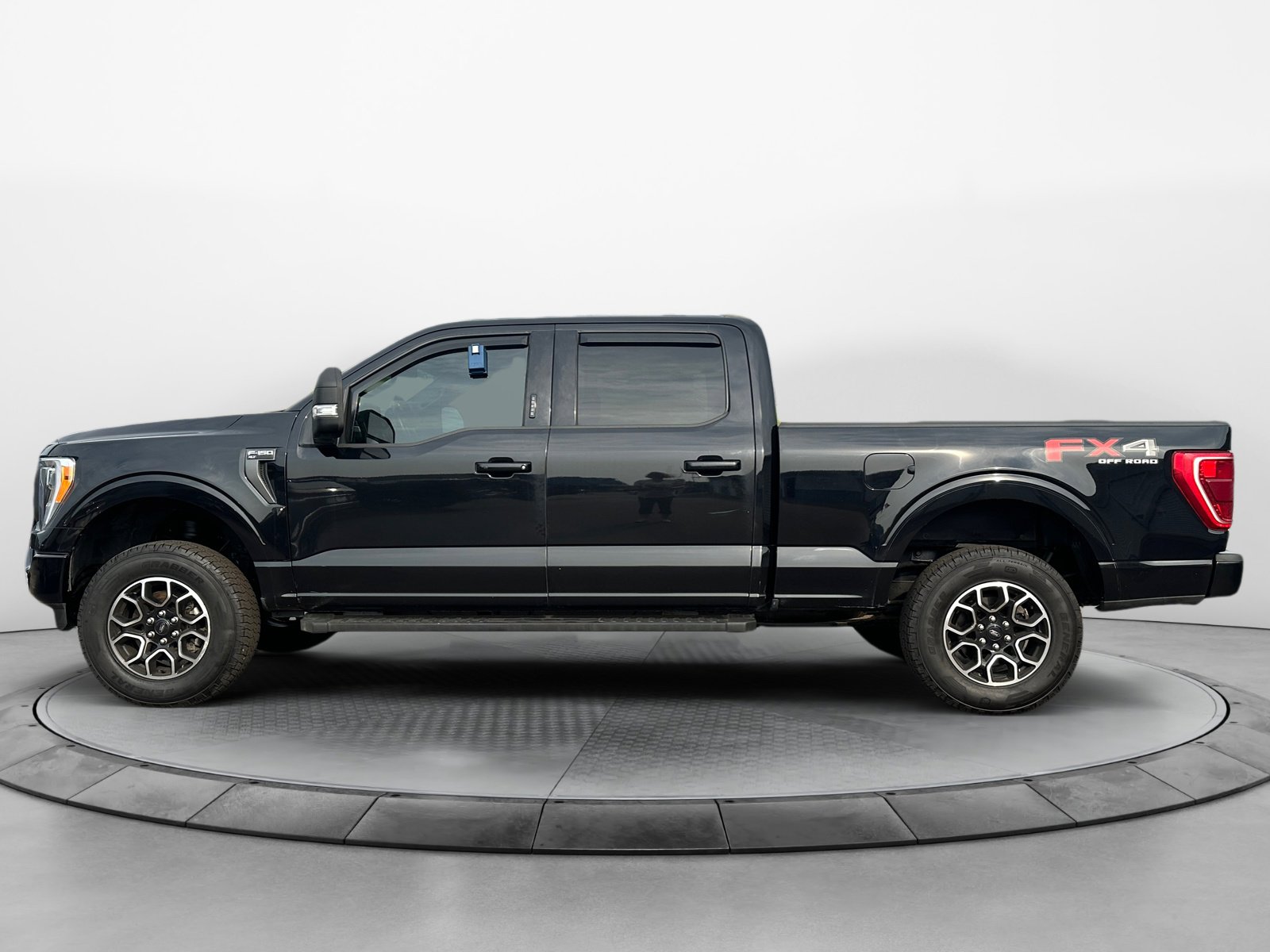 2022 Ford F-150 XLT photo 2