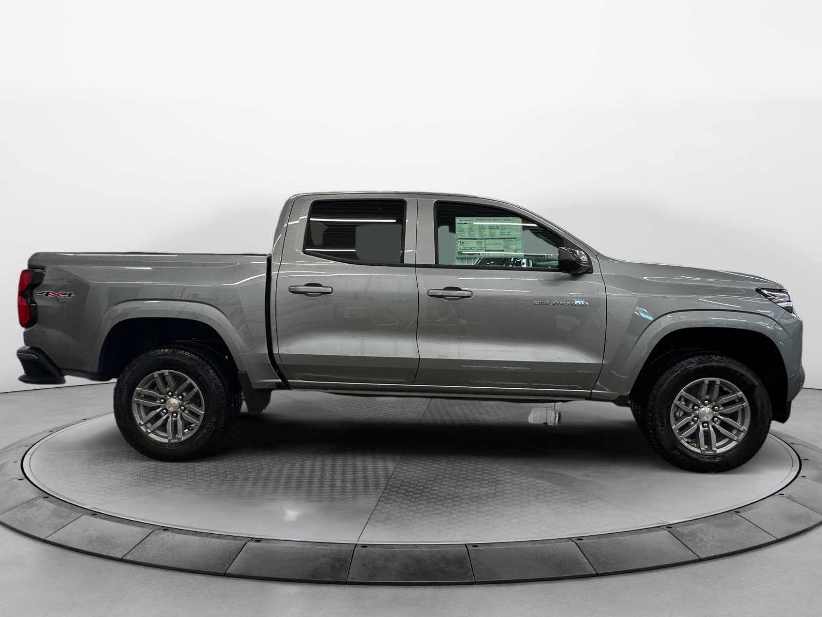 2026 Chevrolet Colorado LT photo 2
