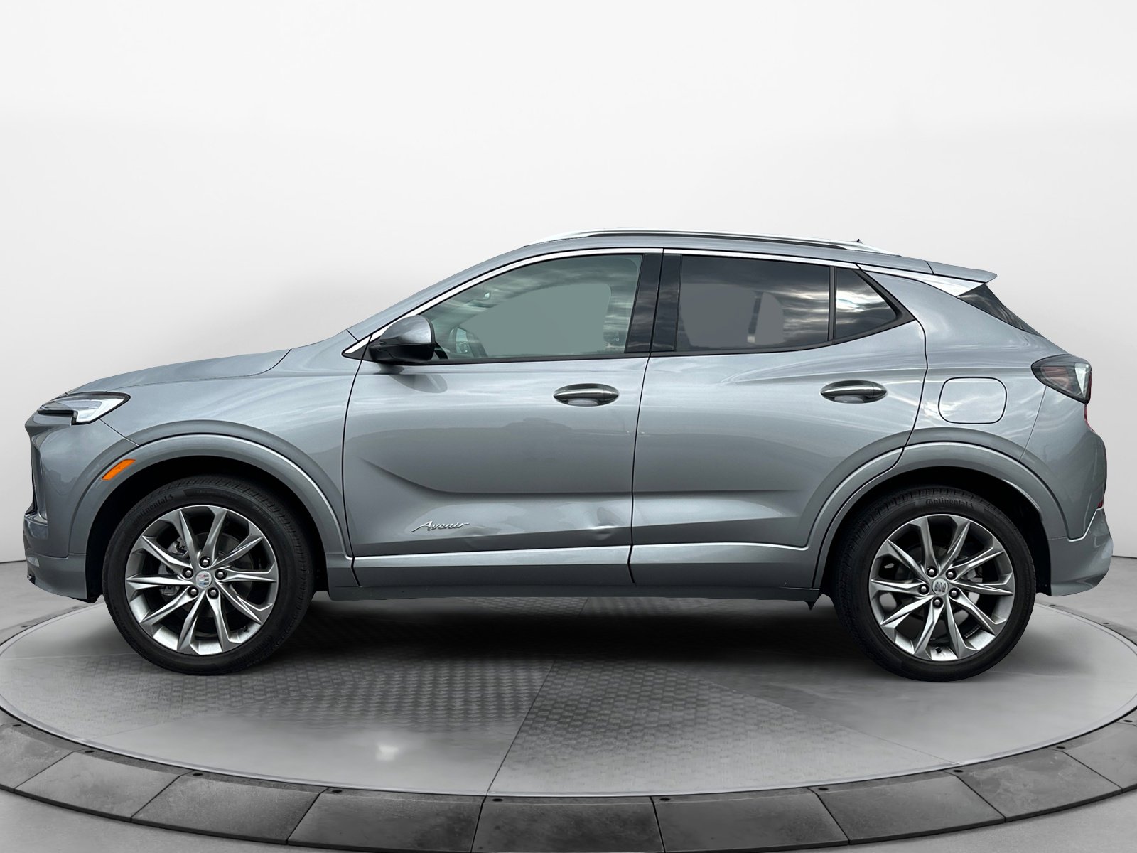 2024 Buick Encore GX Avenir photo 2