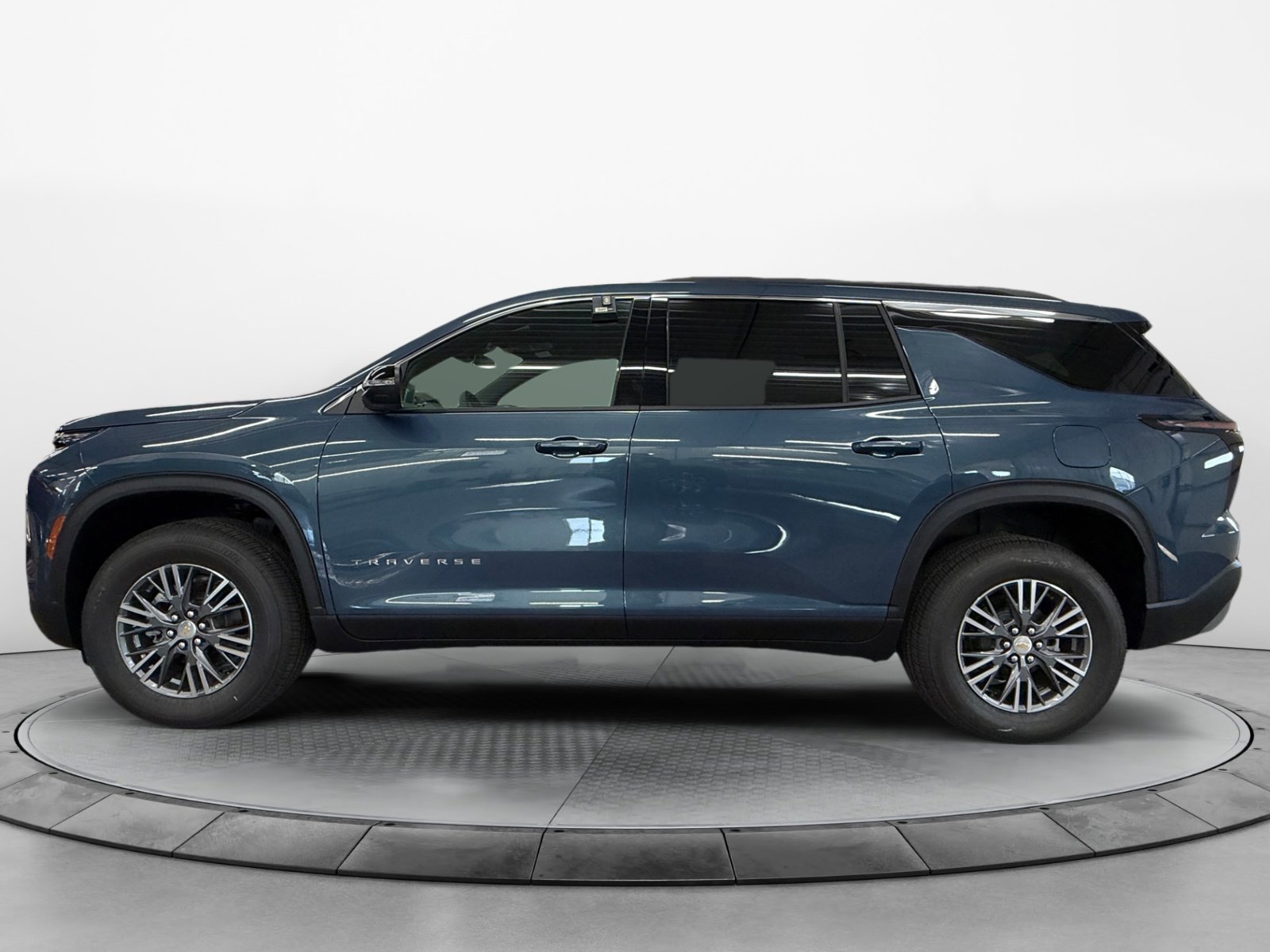 2026 Chevrolet Traverse L photo 2